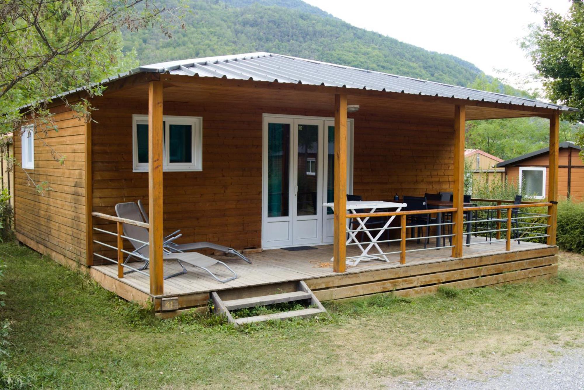 Village De Chalets Et Camping La Pierre De L'Aigle La Bréole Exterior foto